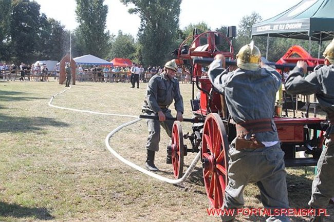 Niezwykłe sikawki w Cichowie