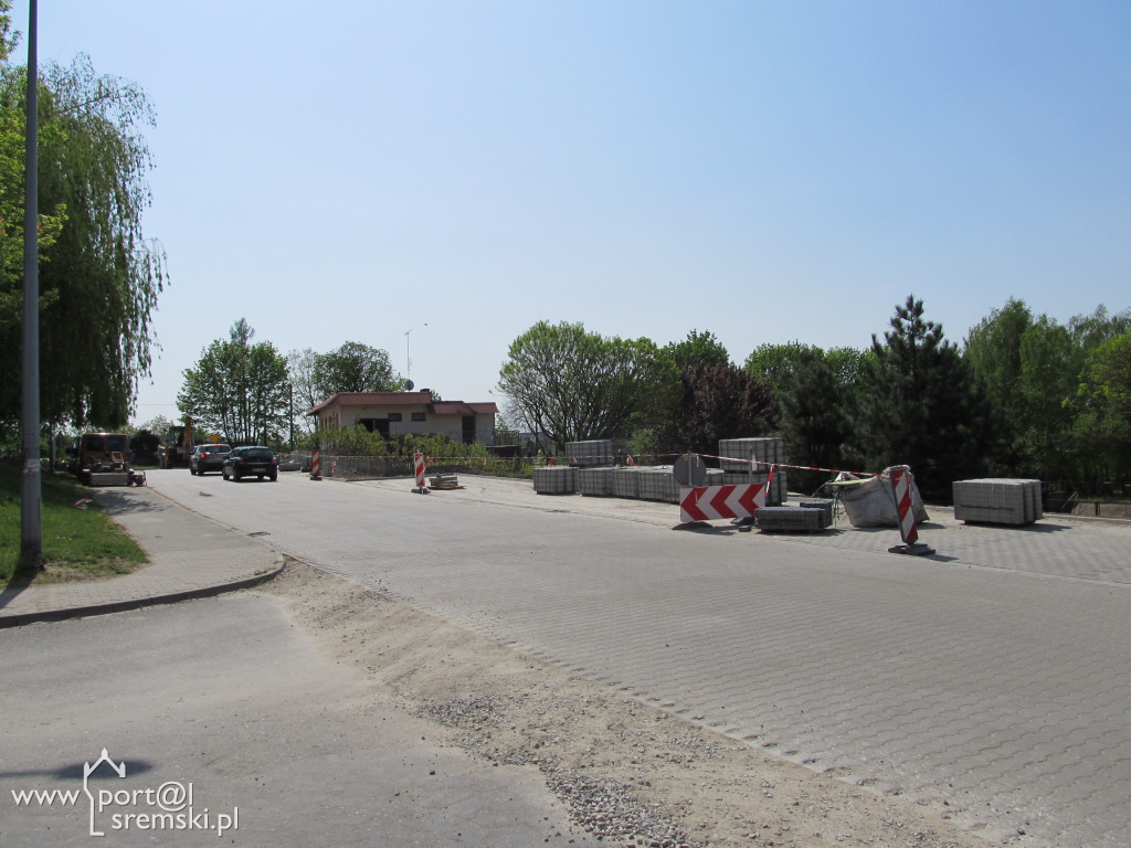 Nowy parking i remont Nowowiejskiego