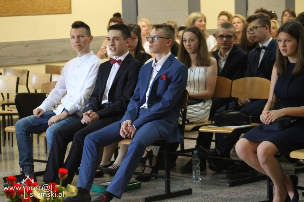 Szóstka żegnała uczniów