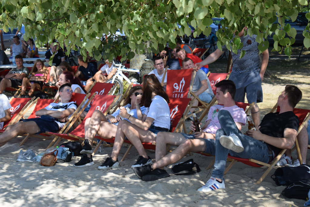 Siatkarskie zmagania na plaży