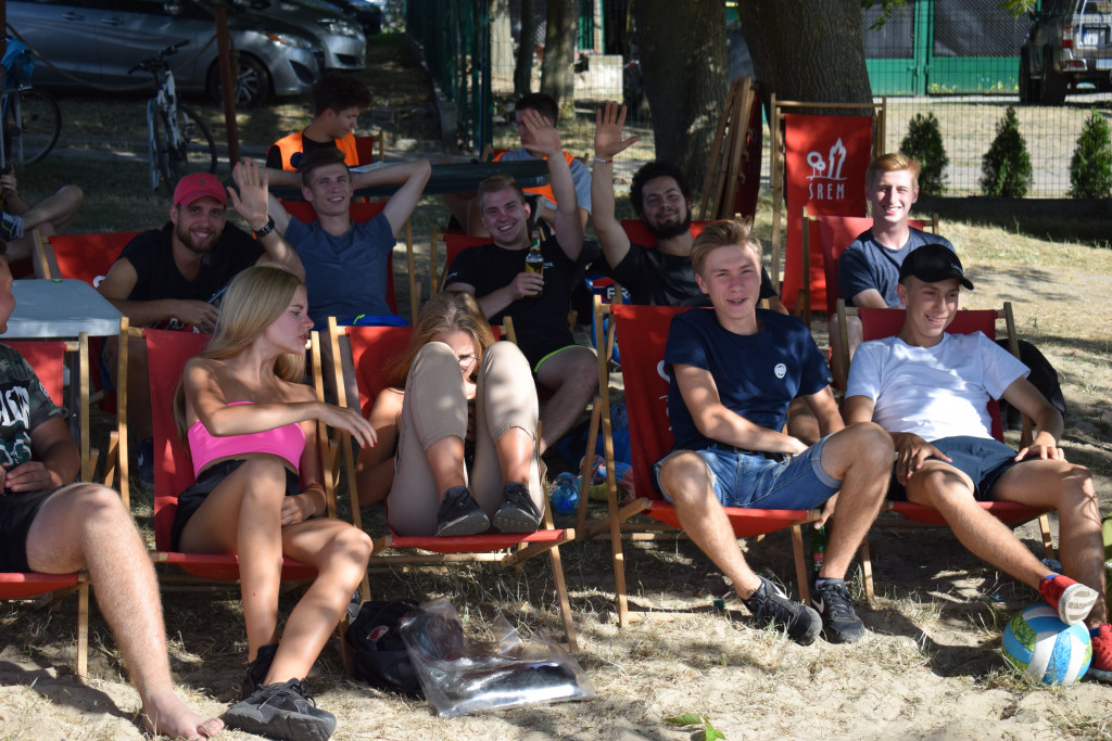 Siatkarskie zmagania na plaży