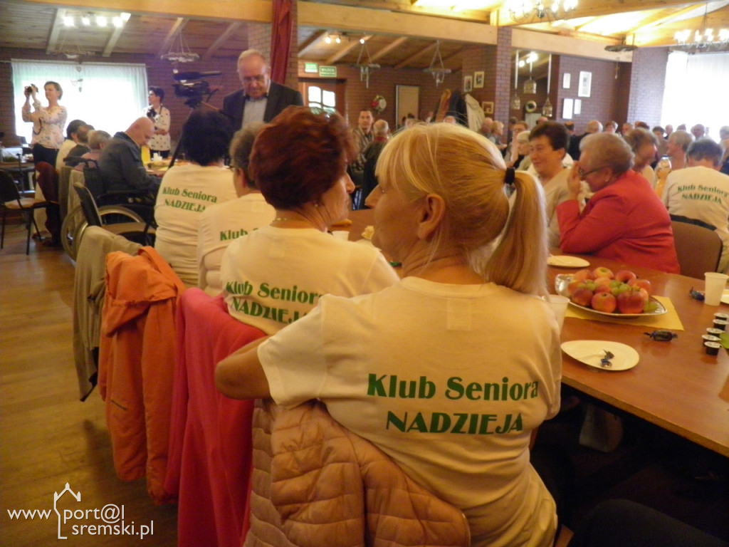 Seniorzy się bawią