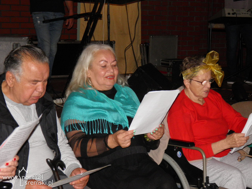 Seniorzy się bawią