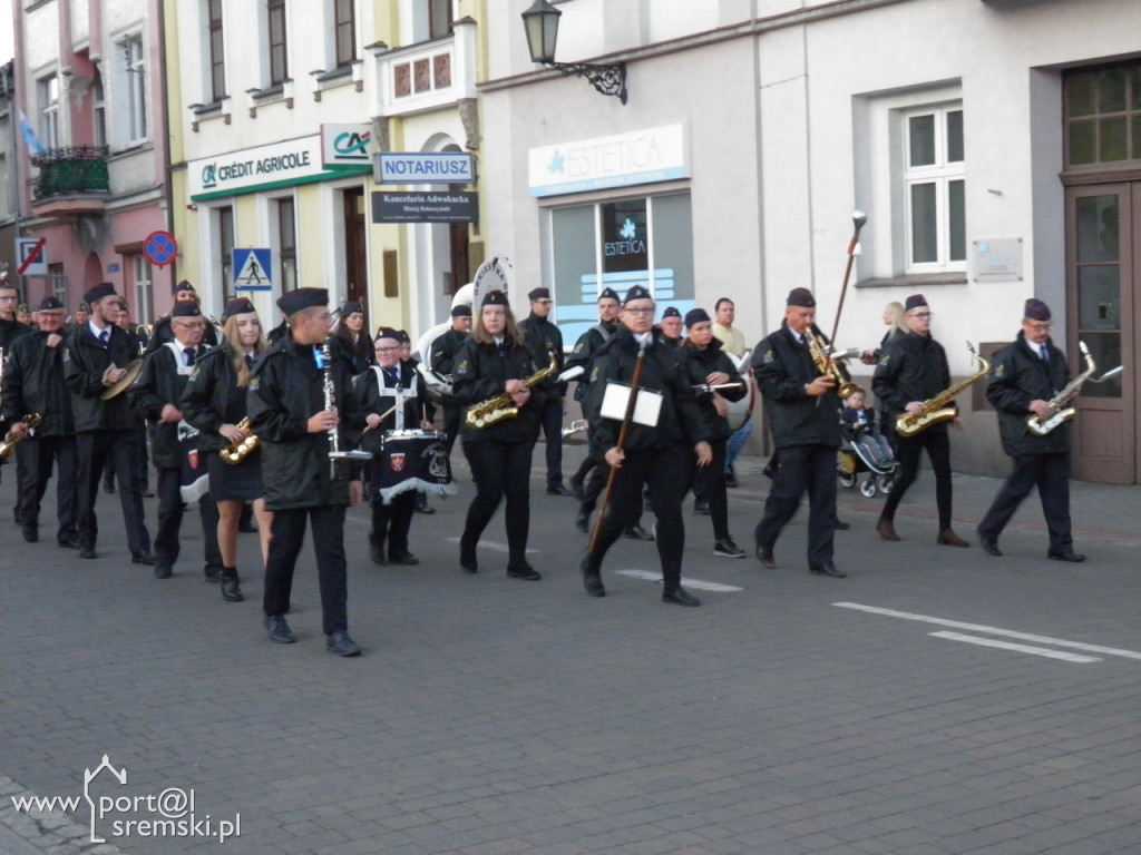 Październik