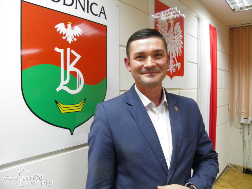 Brakuje milion...