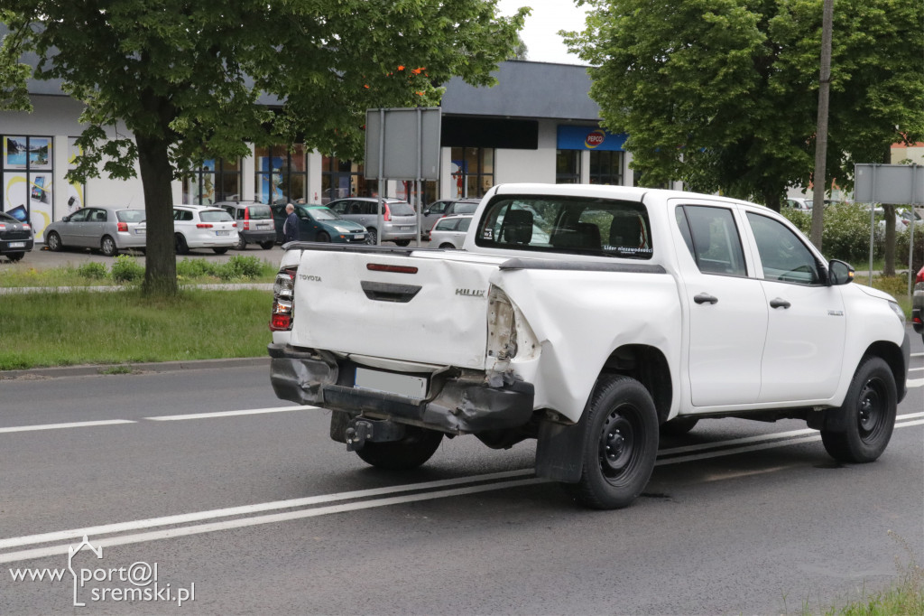 Stłuczka na skrzyżowaniu