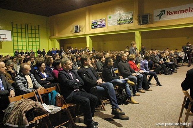 Rodzice walczą o szkołę