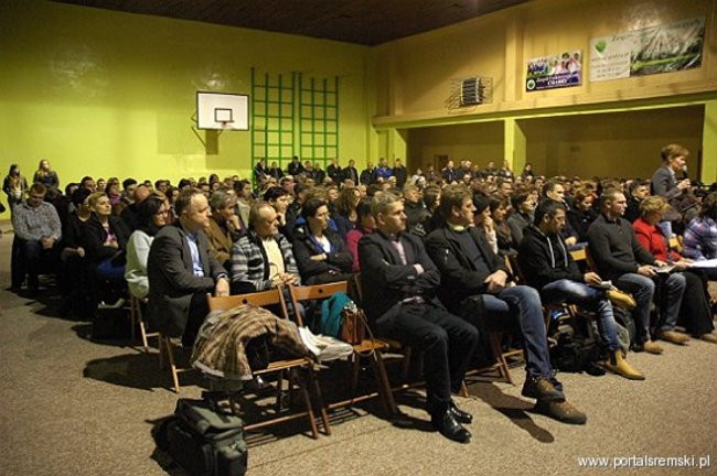 Rodzice walczą o szkołę