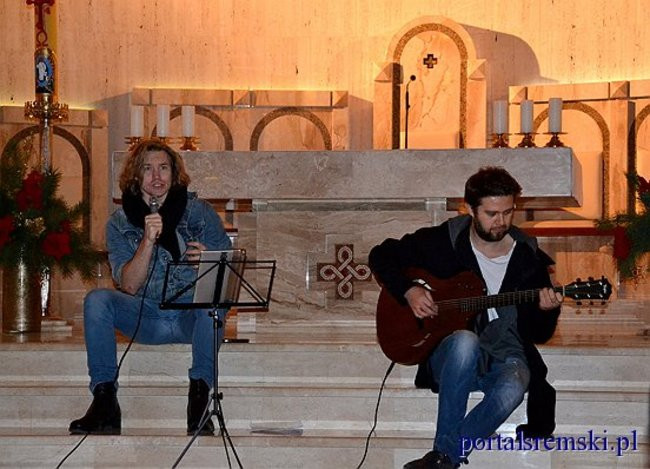 Kolędowali w kościele