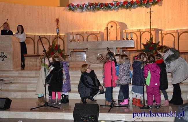 Kolędowali w kościele
