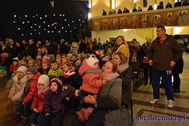 Kolędowali w kościele