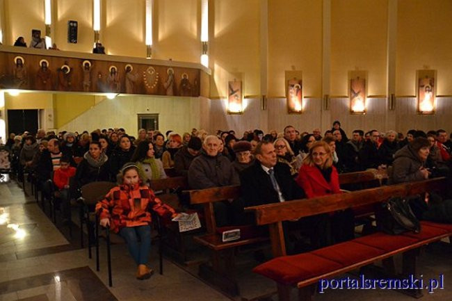 Kolędowali w kościele
