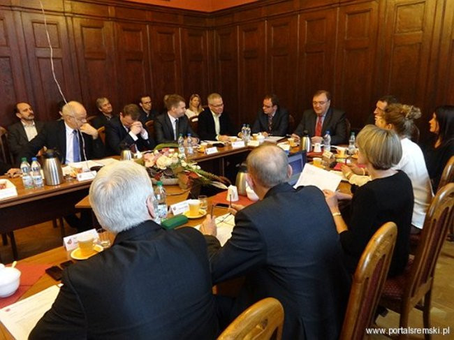 Budżet powiatu przyjęty