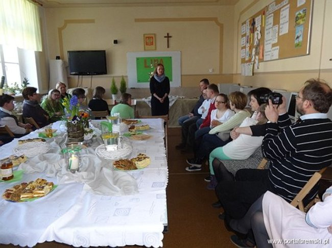 Uroczyste sadzenie lipy