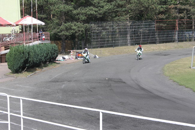 Amatorzy błyszczeli