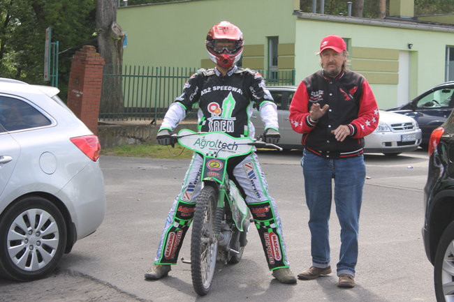 Amatorzy błyszczeli