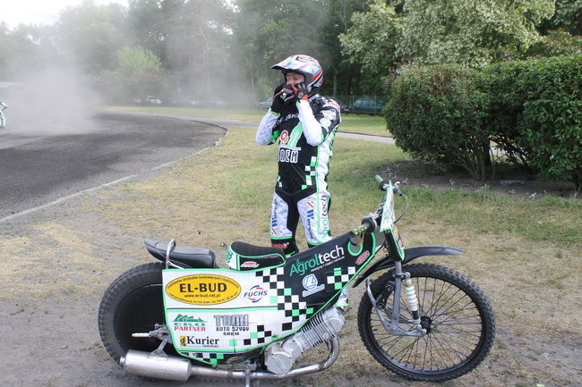 Amatorzy błyszczeli