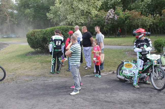 Amatorzy błyszczeli