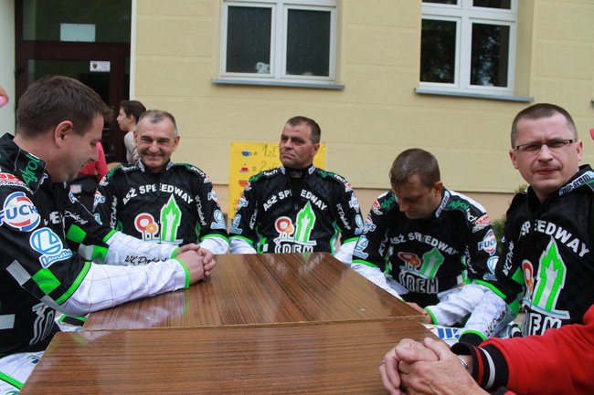 Amatorzy błyszczeli