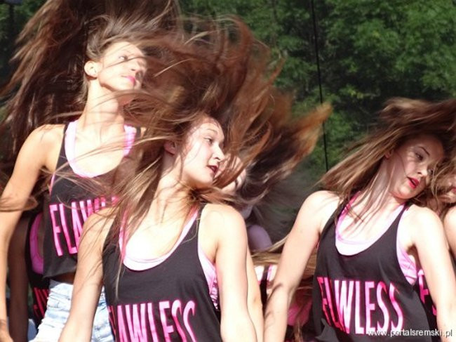 Radość śpiewu i tańca