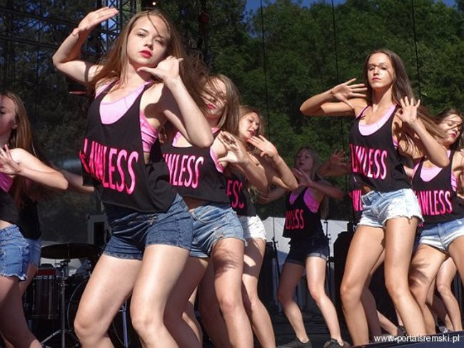 Radość śpiewu i tańca