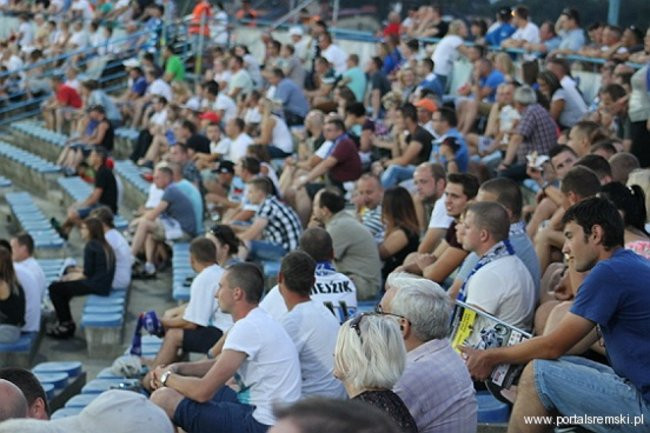 Zacięty mecz z Falubazem