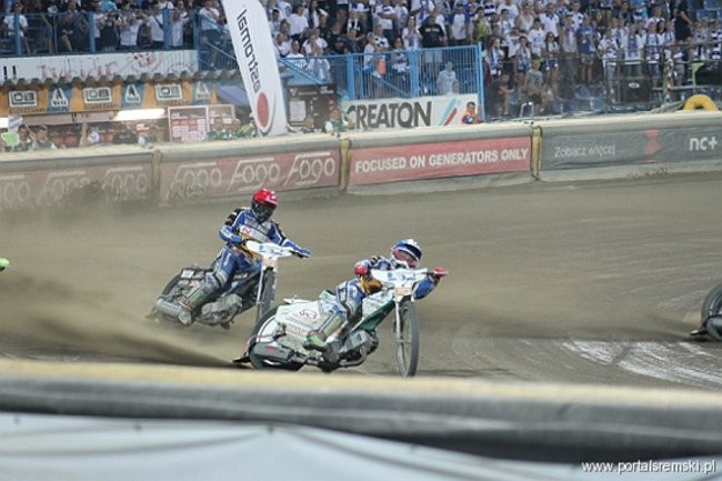 Zacięty mecz z Falubazem