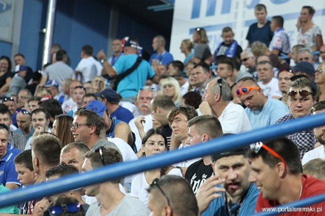 Zacięty mecz z Falubazem