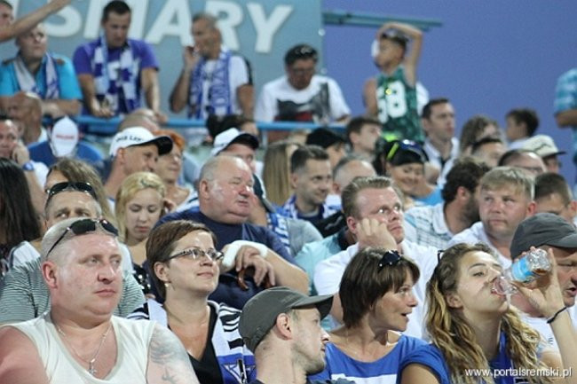 Zacięty mecz z Falubazem