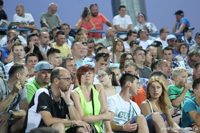 Zacięty mecz z Falubazem