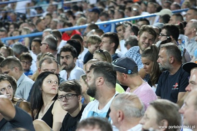 Zacięty mecz z Falubazem