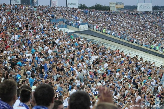 Zacięty mecz z Falubazem