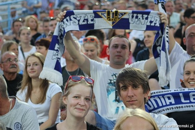 Zacięty mecz z Falubazem