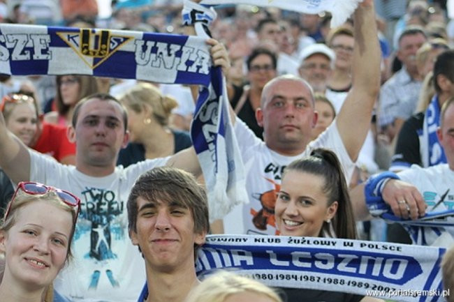 Zacięty mecz z Falubazem