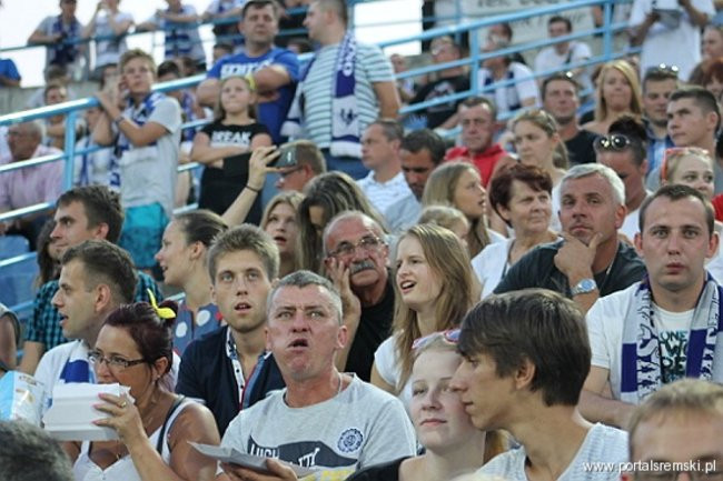 Zacięty mecz z Falubazem