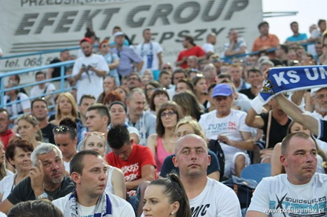 Zacięty mecz z Falubazem