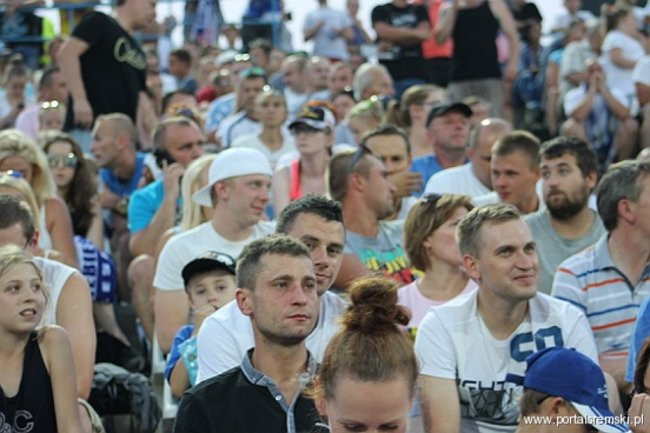 Zacięty mecz z Falubazem