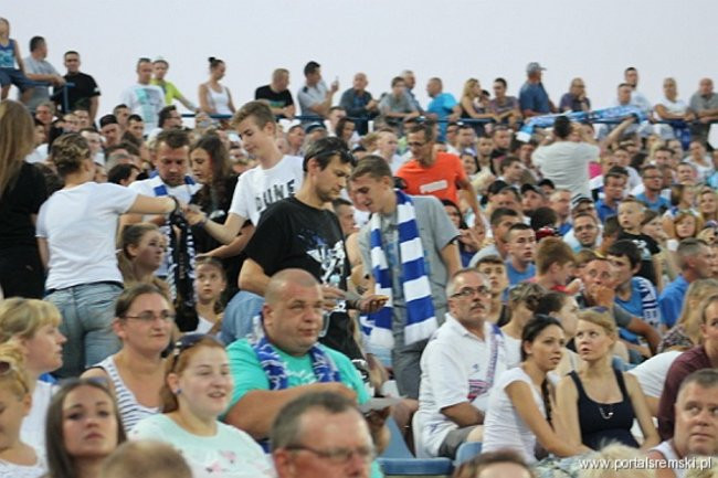 Zacięty mecz z Falubazem