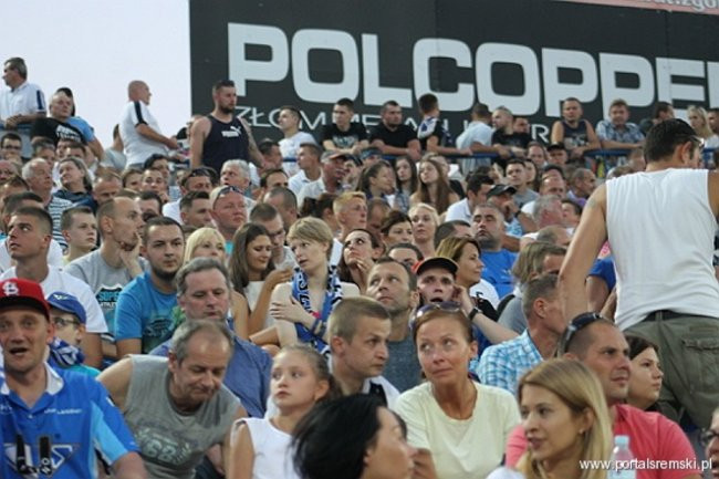 Zacięty mecz z Falubazem