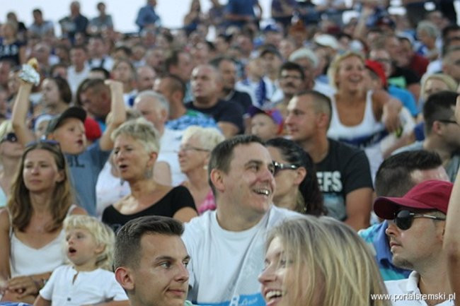 Zacięty mecz z Falubazem