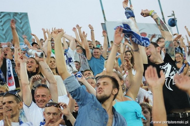 Zacięty mecz z Falubazem