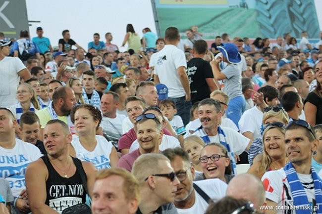 Zacięty mecz z Falubazem