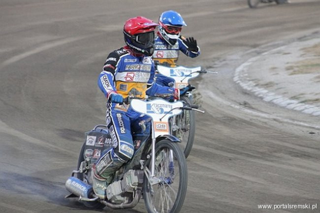 Zacięty mecz z Falubazem