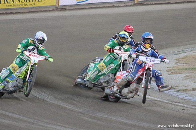 Zacięty mecz z Falubazem