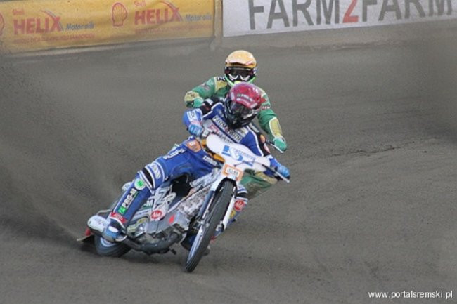 Zacięty mecz z Falubazem