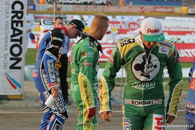 Zacięty mecz z Falubazem