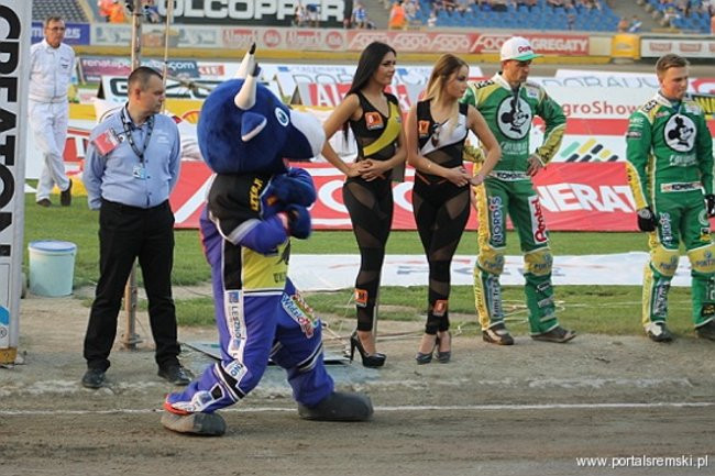 Zacięty mecz z Falubazem