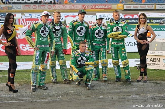 Zacięty mecz z Falubazem