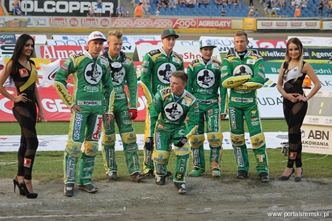 Zacięty mecz z Falubazem