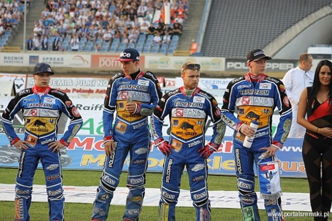 Zacięty mecz z Falubazem